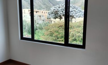 CASA EN ARRIENDO NUEVA DE TRES PLANTAS