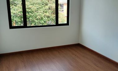 CASA EN ARRIENDO NUEVA DE TRES PLANTAS