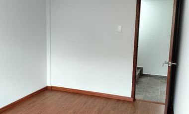 CASA EN ARRIENDO NUEVA DE TRES PLANTAS