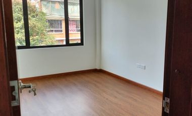CASA EN ARRIENDO NUEVA DE TRES PLANTAS