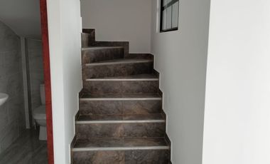 CASA EN ARRIENDO NUEVA DE TRES PLANTAS