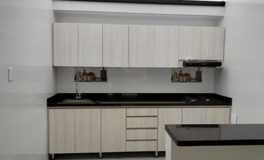 CASA EN ARRIENDO NUEVA DE TRES PLANTAS