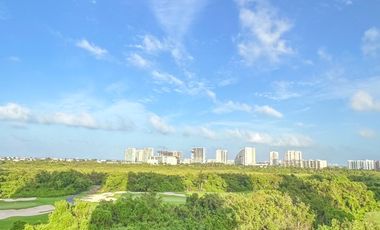 Oportunidad en Isola Puerto Cancún: Departamento con Terraza y Vistas Increíbles