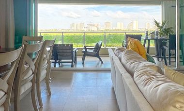 Oportunidad en Isola Puerto Cancún: Departamento con Terraza y Vistas Increíbles