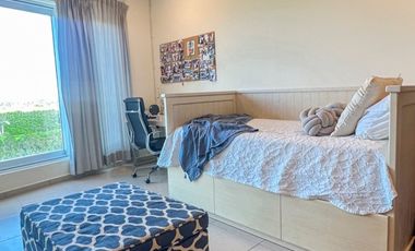 Oportunidad en Isola Puerto Cancún: Departamento con Terraza y Vistas Increíbles