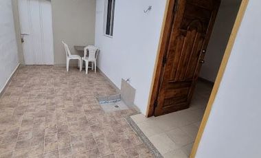 Casa en Alquiler en Ballenita, Salinas, 2 Habitaciones, 1 Baño, Piscina, Parqueo, Seguridad.