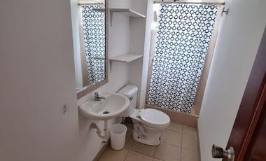 Casa en Alquiler en Ballenita, Salinas, 2 Habitaciones, 1 Baño, Piscina, Parqueo, Seguridad.