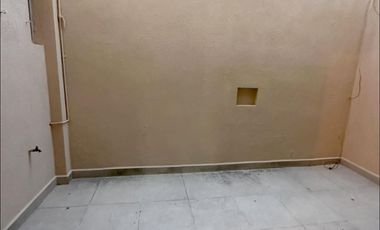 RENTÓ CASA EN VIA MUERTA SOBRE AVENIDA, A 1 CUADRA DEL MAR