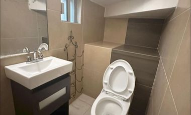 RENTÓ CASA EN VIA MUERTA SOBRE AVENIDA, A 1 CUADRA DEL MAR