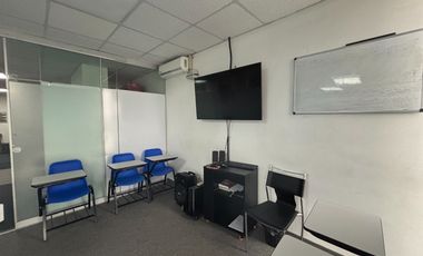 CENTRO EMPRESARIAL GOLF LOS INCAS - AT. 94 M2 - 5TO PISO - VISTA PLAZA CAMACHO
