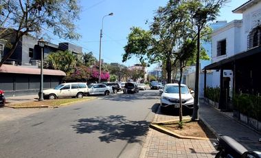 Se Vende casa de 427 metros en San Isidro