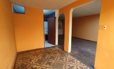 Vendo Espaciosa Casa De Tres Pisos En San Carlos S.J.L.