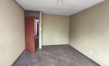 Vendo Espaciosa Casa De Tres Pisos En San Carlos S.J.L.