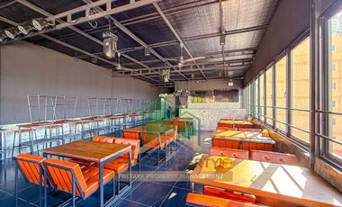 Hotel/Bar/Restaurant for sale in Pattaya city , just 100 meters to Pattaya beach (Sea view) Completely renovated building  ( Exclusive listing )