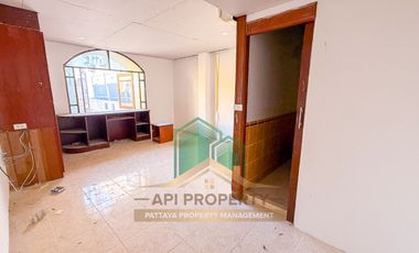 Hotel/Bar/Restaurant for sale in Pattaya city , just 100 meters to Pattaya beach (Sea view) Completely renovated building  ( Exclusive listing )