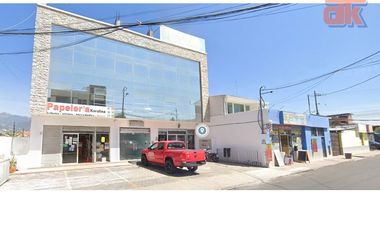 Gran Local de renta en Tumbaco 200m2 Frente a Santa Maria Tumbaco