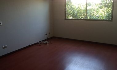 EN ARRIENDO GRAN CASA EN VILLA PARQUE EL GOLF MAIPÚ