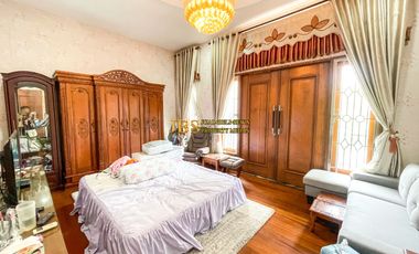 Dijual Villa Hook Fully Furnished di Komplek Royal Sumatera Cluster Sapphire