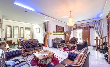 Dijual Villa Hook Fully Furnished di Komplek Royal Sumatera Cluster Sapphire