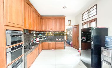 Dijual Villa Hook Fully Furnished di Komplek Royal Sumatera Cluster Sapphire