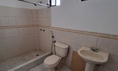 Ciudad Celeste, Renta de linda casa 3 dormitorios con vista a lago