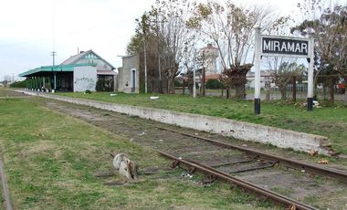 Se Venden 30 Lotes En Miramar, Costa Atlantica, De 10 X 35 En Barrio Cerrado - Sin Exp. Se Financia Hasta El 50%, Se Toman Vehiculos En Parte De Pago.
