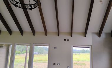 Hermosa Parcela con Casa vista volcán y valle de Villarrica.