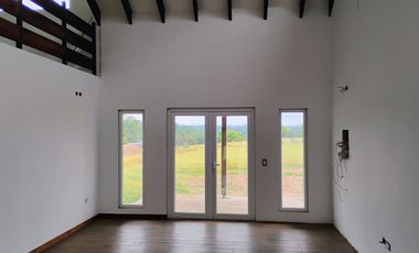 Hermosa Parcela con Casa vista volcán y valle de Villarrica.