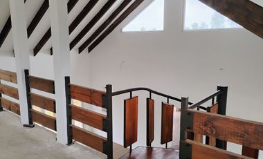 Hermosa Parcela con Casa vista volcán y valle de Villarrica.