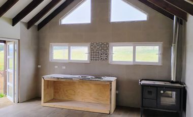 Hermosa Parcela con Casa vista volcán y valle de Villarrica.