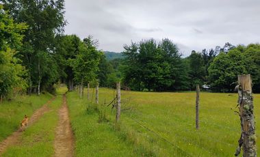 Hermosa Parcela con Casa vista volcán y valle de Villarrica.