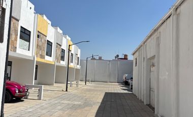CASA EN VENTA NUEVA EN COLONIA BUGAMBILIAS, BUAP, UVP