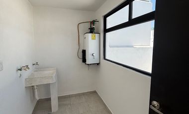 CASA EN VENTA NUEVA EN COLONIA BUGAMBILIAS, BUAP, UVP