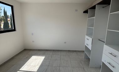 CASA EN VENTA NUEVA EN COLONIA BUGAMBILIAS, BUAP, UVP