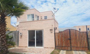 Venta De Casa En Condominio En El Quisco