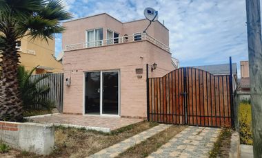 Venta De Casa En Condominio En El Quisco
