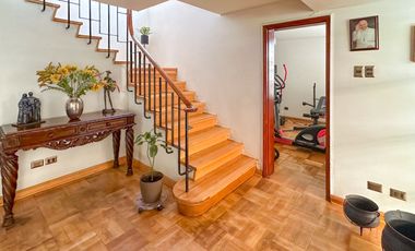Casa Amplia Remodelada, En Lindo Sector De Providencia