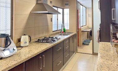 Casa Amplia Remodelada, En Lindo Sector De Providencia