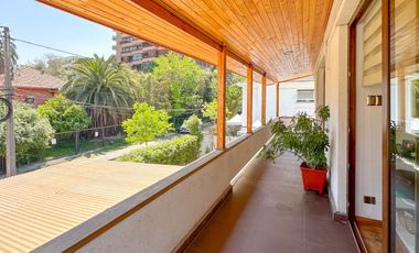 Casa Amplia Remodelada, En Lindo Sector De Providencia