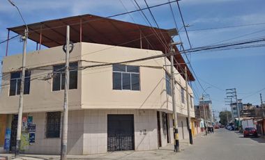 VENTA DE CASA DE TRES PISOS CERCA AL HOSPITAL REATEGUI -PIURA