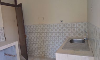 VENTA DE CASA DE TRES PISOS CERCA AL HOSPITAL REATEGUI -PIURA