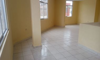VENTA DE CASA DE TRES PISOS CERCA AL HOSPITAL REATEGUI -PIURA