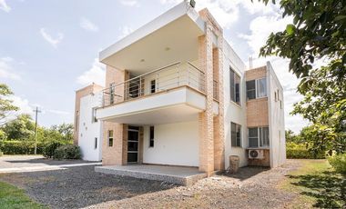 FINCA LA FLORESTA EN BUCARAMANGA EN ALQUILER 900 NOCHE3183314430