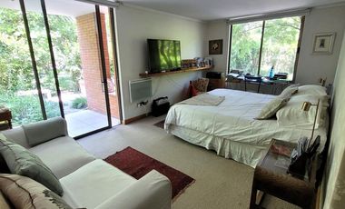 DEPARTAMENTO CON JARDÍN PROPIO !!!