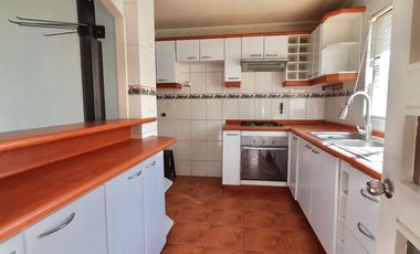 VENTA CASA EN CONDOMINIO PARQUE MIRAFLORES – PEÑAFLOR