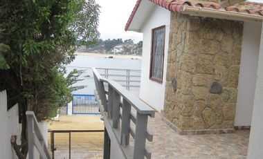 Venta de Casa Sector Comercial Frente al Mar, El Quisco.