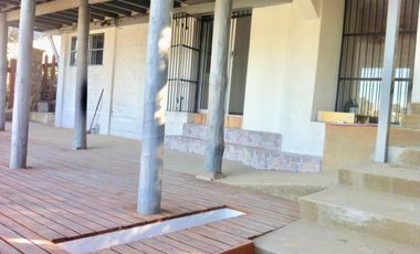 Venta de Casa Sector Comercial Frente al Mar, El Quisco.