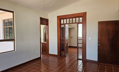 CASA EN RENTA PRIVADA COUNTRY CLUB, COLONIA VERSALLES, TEPIC, NAYARIT