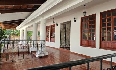 CASA EN RENTA PRIVADA COUNTRY CLUB, COLONIA VERSALLES, TEPIC, NAYARIT