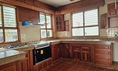 CASA EN RENTA PRIVADA COUNTRY CLUB, COLONIA VERSALLES, TEPIC, NAYARIT